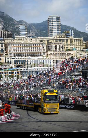 I piloti sfilano durante il Gran Premio di Formula 1 di Monaco 2024, ottavo round del Campionato del mondo di Formula 1 2024 dal 23 al 26 maggio 2024 sul circuito di Monaco, a Monaco Foto Stock