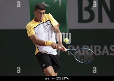 Luca Nardi dell'Italia durante il giorno 1 del Roland-Garros 2024, torneo di tennis del grande Slam del 2024, il 26 maggio 2024 allo stadio Roland-Garros di Parigi, Francia Foto Stock