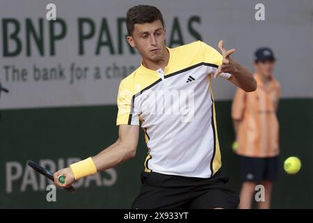 Luca Nardi dell'Italia durante il giorno 1 del Roland-Garros 2024, torneo di tennis del grande Slam del 2024, il 26 maggio 2024 allo stadio Roland-Garros di Parigi, Francia Foto Stock