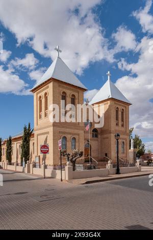 La Basilica di San Albino è una chiesa cattolica costruita in mattoni cotti di fronte a Mesilla Plaza a Mesilla, nuovo Messico Foto Stock