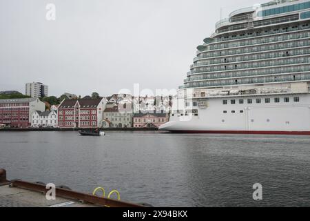 Randaberg 20240529. La nave da crociera Britannia è ormeggiata a Stavanger foto: Lise Åserud / NTB Foto Stock