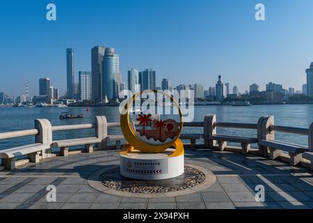 Skyline di Xiamen dall'insediamento internazionale di Kulangsu, Xiamen, Fujian, Cina, Asia Foto Stock