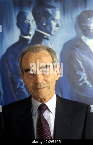 Robert BADINTER - Data : 20000601 ©John Foley/Opale.Photo Foto Stock