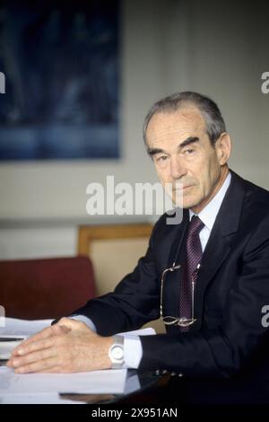 Robert BADINTER - Data : 20000601 ©John Foley/Opale.Photo Foto Stock