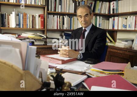 Robert BADINTER - Data : 20000601 ©John Foley/Opale.Photo Foto Stock