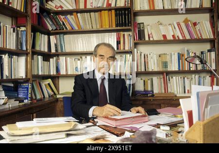 Robert BADINTER - Data : 20000601 ©John Foley/Opale.Photo Foto Stock