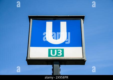 Cartello U3, stazione della metropolitana Oskar-Helene-Heim, Clayallee, Dahlem, Steglitz-Zehlendorf, Berlino, Germania, Schild U3, U-Bahnhof Oskar-Helene-Heim, Claya Foto Stock