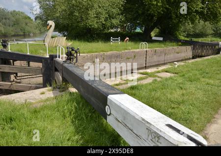 Diglis Basin, l'incrocio tra il fiume Severn e il Worcester e il Birmingham Canal a Worcester. Foto Stock