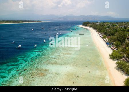 L'area principale della spiaggia di Gili Trawangan sulle isole Gili dell'Indonesia, lo stretto di Lombok Foto Stock