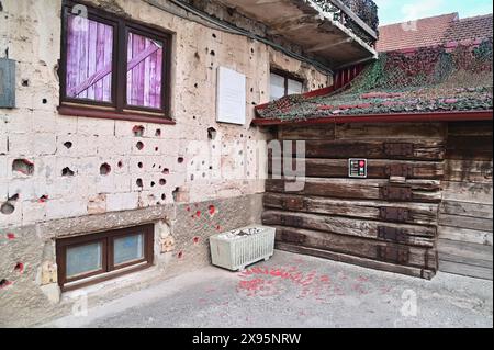 Sarajevo Rose, simbolo che rende omaggio alle vittime dell'assedio di Sarajevo in Bosnia-Erzegovina Foto Stock