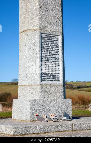 Inghilterra, Devon, Slapton Sands, monumento americano agli abitanti locali sfollati dai preparativi per lo sbarco in Normandia nel 1944 (dettaglio) Foto Stock