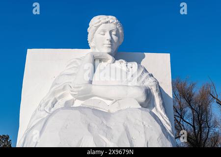 Scultura gigante della neve al Snow Sculpture Festival, Harbin, Heilongjiang, Cina, Asia Foto Stock
