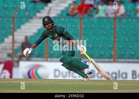 Tawhid Hridoy durante la terza partita internazionale T20 contro lo Zimbabwe allo Zahur Ahmed Chowdhury Stadium, Sagorika, Chattogram, Bangladesh, 7 maggio, 2 Foto Stock