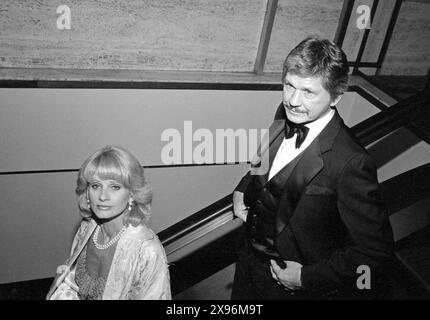 Charles Bronson e Jill Ireland circa 1980's Credit: Ralph Dominguez/MediaPunch Foto Stock