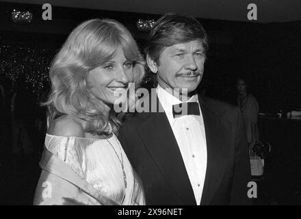 Charles Bronson e Jill Ireland circa 1980's Credit: Ralph Dominguez/MediaPunch Foto Stock