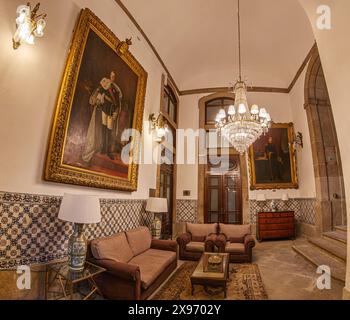 PORTO, PORTOGALLO - 10 APRILE 2024: Interno del Palazzo della Borsa (Palacio da Bolsa). Fu costruito nel 1834 dall'Associazione commerciale della città Foto Stock