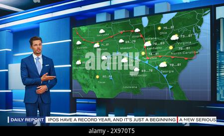 Programma previsioni meteo TV: Host televisivo professionale che esamina il rapporto meteo in Newsroom Studio, utilizza il grande schermo con la grafica. Il famoso Anchorman parla. Modello del concetto di canale via cavo. Foto Stock