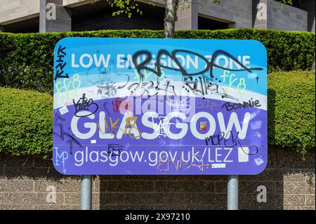 Centro di Glasgow LEZ, segnale zona a basse emissioni, Gorbals Street, Scozia, Regno Unito, Europa Foto Stock