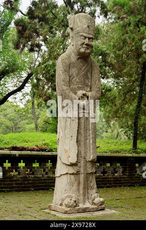 Statua di Confucio, Foresta confuciana e Cimitero di Confucio, Qufu, Shandong, Cina Foto Stock
