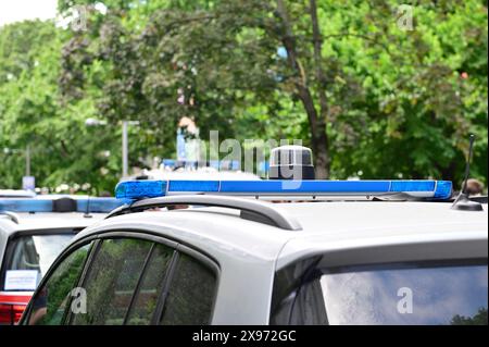 Vienna, Austria. 29 maggio 2024. La polizia rompe il campo di protesta pro-palestinese di fronte all'Università di tecnologia di Vienna (tu) Foto Stock