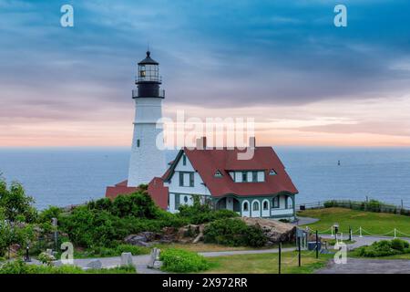 Faro di Portland Head all'alba nel Maine, New England, Stati Uniti. Foto Stock