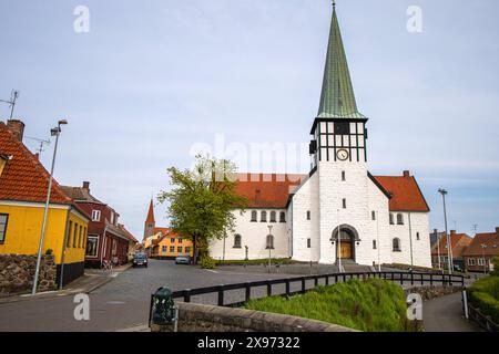 Antica strada della città di Ronne, Isola di Bornholm, Danimarca - 28 maggio 2024 Foto Stock