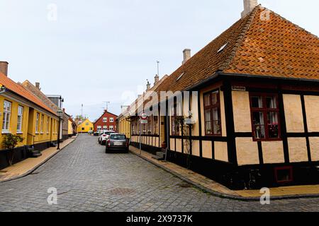 Antica strada della città di Ronne, Isola di Bornholm, Danimarca - 28 maggio 2024 Foto Stock