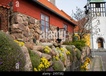 Antica strada della città di Ronne, Isola di Bornholm, Danimarca - 28 maggio 2024 Foto Stock