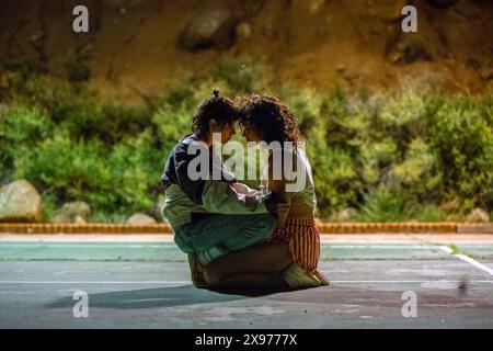 Love Lies Bleeding è un film del 2024 diretto da Rose Glass tratto da una sceneggiatura che ha scritto insieme a Weronika Tofilska e interpretato da Kristen Stewart, Katy o'Brian, Jena Malone, Anna Baryshnikov, Dave Franco, e ed Harris. Questa fotografia è ad uso esclusivamente editoriale ed è copyright della casa cinematografica e/o del fotografo assegnato dalla casa cinematografica o dalla casa di produzione e può essere riprodotta solo da pubblicazioni in concomitanza con la promozione del suddetto Film. È richiesto un credito obbligatorio alla compagnia cinematografica. Il fotografo deve essere accreditato anche se conosciuto. Foto Stock