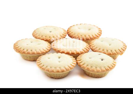 Mini torte di confiture di bacche isolate su bianco Foto Stock