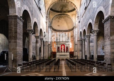 La chiesa di Santa Maria Forisportam, chiamata anche Santa Maria Bianca, è una chiesa cattolica romana in stile romanico situata in piazza Santa Maria Bianca Foto Stock