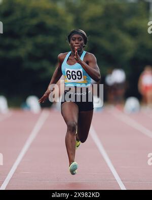 Stratford, Regno Unito. 26 maggio 2024. Paulina Dibotti di Windsor Slough Eton e Hounslow A.C. in azione durante la prima gara di Heat 10 nei 100mW del Gran Premio di velocità di Stratford 2024. Crediti: George Tewkesbury/Alamy Live News Foto Stock