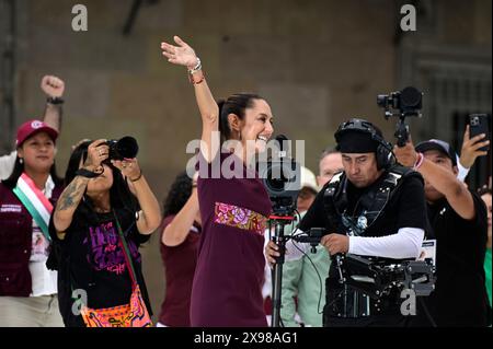 La candidata alla presidenza del Messico, Claudia Sheinbaum Pardo, dell'alleanza "Juntos Hagamos Historia", che partecipa alla chiusura della campagna politica nella piazza principale del Messico. (Credit Image: © Carlos Tischler/eyepix via ZUMA Press Wire) SOLO PER USO EDITORIALE! Non per USO commerciale! Foto Stock