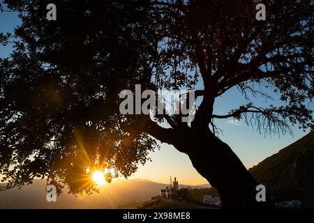 Vista dai monti del Rif , escursioni nelle fattorie rurali intorno a Chefchaouen, Marocco Foto Stock