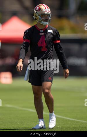 29 maggio 2024; Santa Clara, CA, Stati Uniti; il quarterback dei San Francisco 49ers Tanner Mordecai (4) durante le attività organizzate del team presso il SAP Performance Center vicino al Levi's Stadium. Foto: Stan Szeto - immagine dello sport Foto Stock