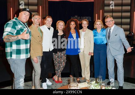 Ramon Ademes, Micky Beisenherz, Gabriel Kelly, Elke Heidenreich, Domitila Barros, Isabell Werth, Susan Link und Götz Alsmann bei der Aufzeichnung der WDR-Talkshow Kölner Treff im WDR Studio BS 3. Köln, 29.05.2024 *** Ramon Ademes, Micky Beisenherz, Gabriel Kelly, Elke Heidenreich, Domitila Barros, Isabell Werth, Susan Link e Götz Alsmann alla registrazione del talk show WDR Kölner Treff al WDR Studio BS 3 Colonia, 29 05 2024 foto:XR.xSchmiegeltx/xFuturexImagex koelner treff2905 4502 Foto Stock