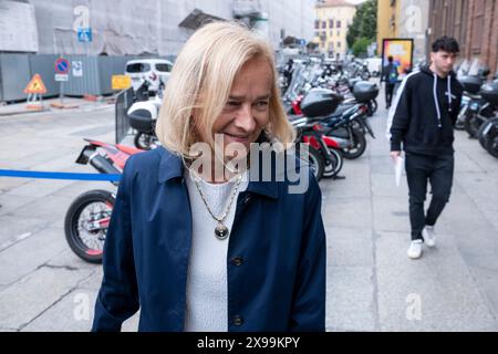 Milano, Italia. 30 maggio 2024. Universit&#xe0; Cattolica. Camera ardente del magnifico rettore Franco anelli. Foto all'ingresso dell'universit&#xe0; - Cronaca - Milano, Italia - Gioved&#xec; 30 maggio 2024 (foto Alessandro Cimma/Lapresse) Università Cattolica. La camera funebre del magnifico Rettore Franco anelli. Foto all'ingresso dell'università - News - Milano, Italia - giovedì 30 maggio 2024 (foto Alessandro Cimma/Lapresse) Donatella Sciuto credito: LaPresse/Alamy Live News Foto Stock