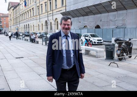 Milano, Italia. 30 maggio 2024. Universit&#xe0; Cattolica. Camera ardente del magnifico rettore Franco anelli. Foto all'ingresso dell'universit&#xe0; - Cronaca - Milano, Italia - Gioved&#xec; 30 maggio 2024 (foto Alessandro Cimma/Lapresse) Università Cattolica. La camera funebre del magnifico Rettore Franco anelli. Foto all'ingresso dell'università - News - Milano, Italia - giovedì 30 maggio 2024 (foto Alessandro Cimma/Lapresse) Fiorenzo Galli credito: LaPresse/Alamy Live News Foto Stock