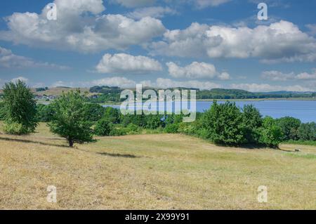 Vista da Klein Zicker su Rügischer Bodden fino a Gross Zickert, Rügen, Mar Baltico, Meclemburgo-Vorpommern, Germania Foto Stock