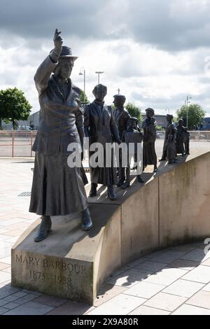 Mary Barbour leader della statua del 1915 di Glasgow rent Strikes, Govan, Glasgow, Scozia, Regno Unito Foto Stock