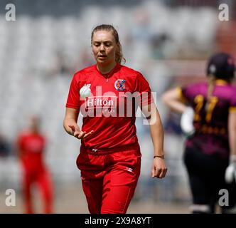 30 maggio 2024; Emirates Old Trafford Cricket Ground, Manchester, Inghilterra; Charlotte Edwards Cup Cricket, Lancashire Thunder contro Central Sparks; Tara Norris del Lancashire Thunder Foto Stock