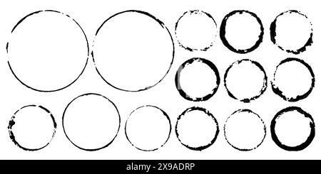 Grunge le stampe sporche per il tuo progetto. Raccolta di segni vettoriali neri da tazze e bicchieri isolati su sfondo bianco. Pennellate, macchie, gocce Illustrazione Vettoriale