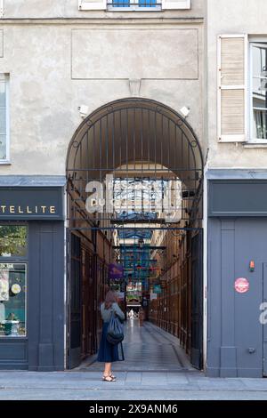 Parigi, Francia - 21 settembre 2020: Il Passage du Grand-Cerf è un passaggio coperto nel 2° arrondissement di Parigi, nel quartiere Bonne-Nouvelle. Foto Stock