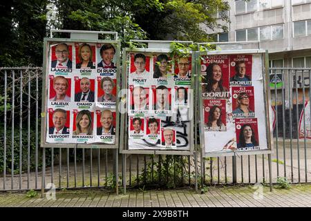 Ixelles, Belgio. 30 maggio 2024. Manifesti della campagna elettorale per le prossime elezioni federali ed europee a Bruxelles, Belgio, il 30 maggio 2024. Crediti: ALEXANDROS MICHAILIDIS/Alamy Live News Foto Stock