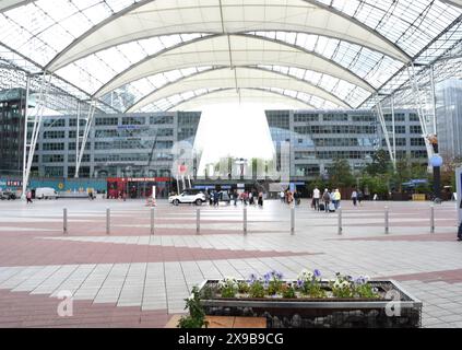 Hallendach Muenchen 30.05.2024 Franz Josef Strauss Flughafen Muenchen *** Hall roof Munich 30 05 2024 Franz Josef Strauss Airport Munich Munich Foto Stock