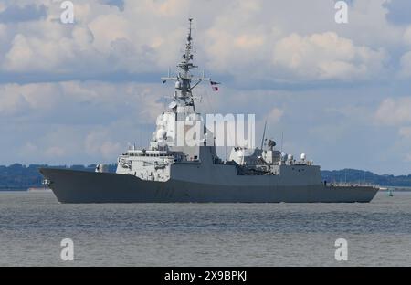 La fregata spagnola di difesa aerea Almirante Juan de Borbón, raffigurata sul Tamigi vicino a Gravesend in arrivo per una visita di cortesia a Londra. La nave da guerra di 146,7 m. Foto Stock