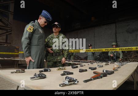 GYE DESTRUCTION OF WEAPONS Guayaquil, giovedì 30 maggio 2024 presso gli impianti di Andec nel sud di Guayaquil, la distruzione di armi, munizioni e accessori sequestrati ha avuto luogo foto CÃ sar Munoz API Guayaquil Guayas Ecuador CLJ GYE DISTRUZIONE DELLE ARMI 895ccc3fdeb5dd2b0cf683ce10c3226ab Copyright: xCÃ sarxMunozx Foto Stock