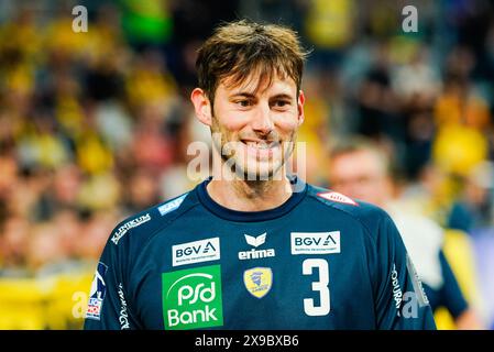 Mannheim, Germania. 30 maggio 2024. Pallamano: Bundesliga, Rhein-Neckar Löwen - SC Magdeburg, Matchday 33, SAP Arena. Uwe Gensheimer dal Rhein-Neckar Löwen arriva in tribunale. Credito: Uwe Anspach/dpa/Alamy Live News Foto Stock