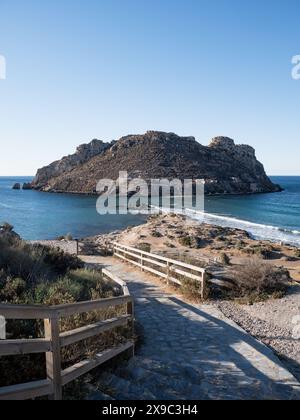 Spiaggia di la Playa Amarilla e Isla del Fraile ad Aguilas, Murcia Foto Stock