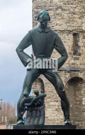 Anversa, Belgio - 24 febbraio 2024: Statua di Lange Wapper. Foto Stock